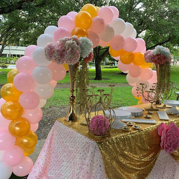 Balloon Decoration For Kids Birthday Celebration Stage With Decorative Sofa  And The Cake Cutting Table. Stock Photo, Picture And Royalty Free Image.  Image 198283733.